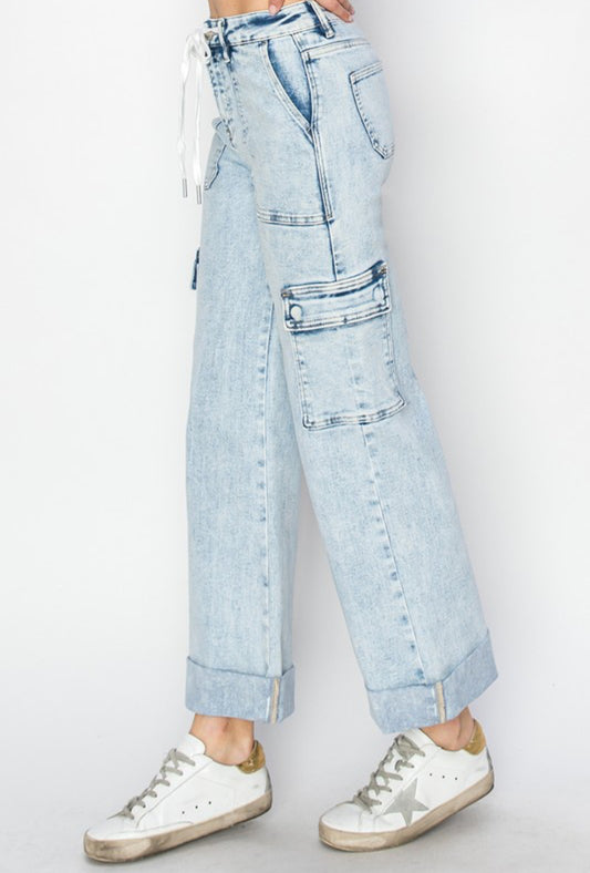 Risen high waisted cargo jeans